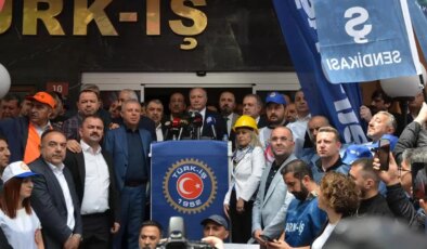TÜRK-İŞ’ten Asgari Ücret Tespit Komisyonu’na ‘mektup’ protestosu: ‘Bir değişiklik olmazsa…’