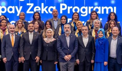 Turkcell’in ‘Geleceği Yazan Kadınlar Yapay Zekâ Projesi’ mezunlarını verdi