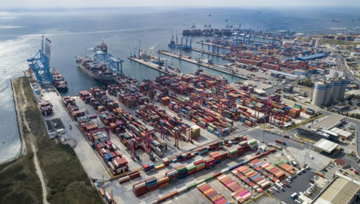 Türkiye komşularına 11 ayda 25,3 milyar dolarlık ihracat yaptı