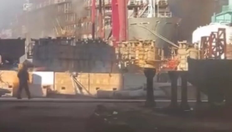 Tuzla Tersanesi’nde bir gemide henüz bilinmeyen bir nedenle yangın çıktı