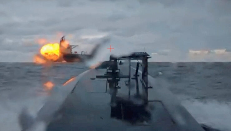 Ukrayna: Akdeniz’de Rus gölge filosuna ait bir tankere ilk kez saldırdık