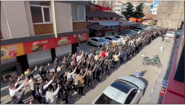 Ülkü Ocakları’ndan Zafer Partisi’ne protesto: ‘Yanınıza PKK’yı, Öcalan’ı alın’