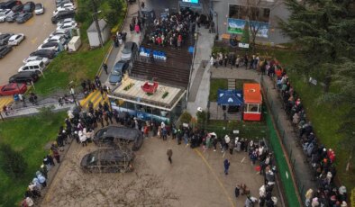 Uludağ’da ‘teleferik’ kuyruğu: ‘Yurt dışından bunun için geldim’