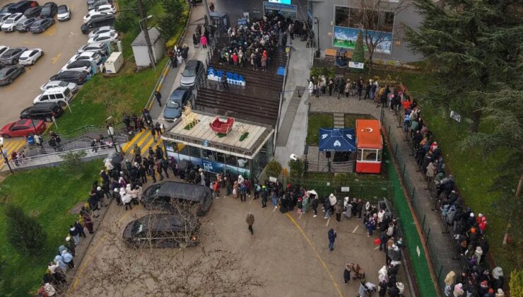 Uludağ’da ‘teleferik’ kuyruğu: ‘Yurt dışından bunun için geldim’