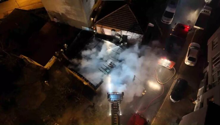Ümraniye’de gecekondu yangını: Ev kullanılamaz hale geldi