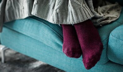 Uzmanlar uyarıyor: Geçmeyen el ve ayak üşümesini sakın hafife almayın… İşte altında yatan 4 ciddi sebep!