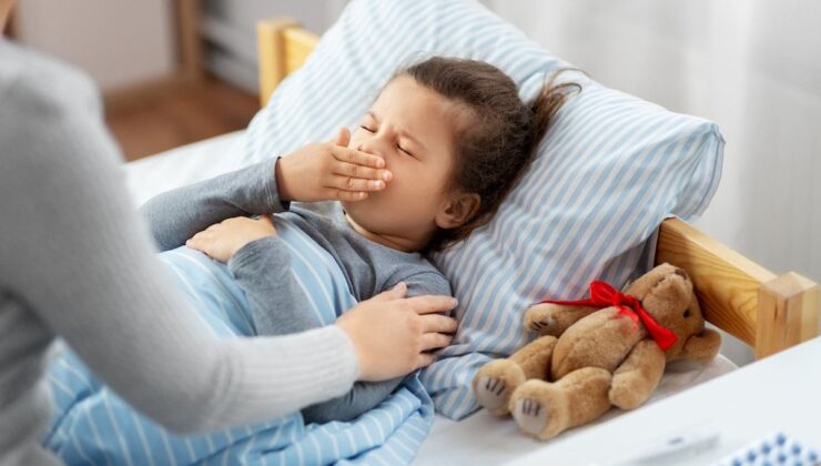 Uzmanlardan uyarı: 4 yaş altı çocuklarda öksürük şurubu risk oluşturuyor