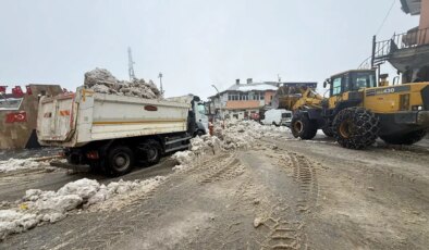 Van ve Hakkari’de kar yağışı etkili oldu: 12 yerleşim yeri ulaşıma kapandı