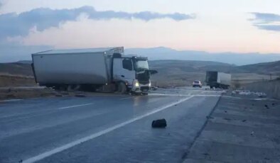 Van’da 6 araçlı zincirleme kaza: Yaralılar var!