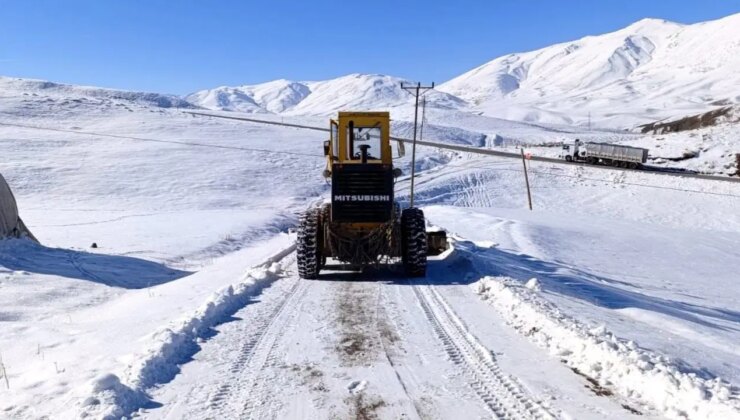 Van’da kar esareti: Kapanan 90 yerleşim yeri yolundan 55’i açıldı