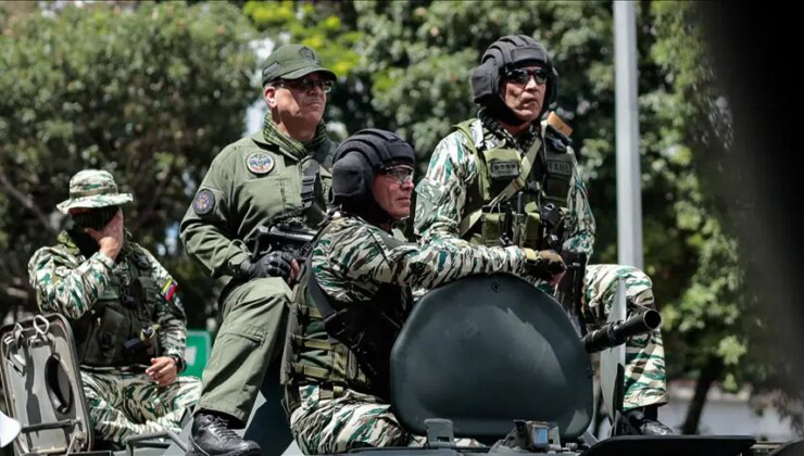 Venezuela’da savaş hazırlığı: Binlerce asker orduya katıldı
