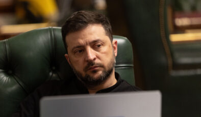 Vladimir Zelensky: Ruslar ölülerini saymaz ama kaybettikleri her dolar ve euroyu sayarlar