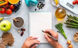 Vücudun enerji dengesini bozuyor, kilo vermeyi zorlaştırıyor: Metabolizmayı sessizce yavaşlatan 7 gıda