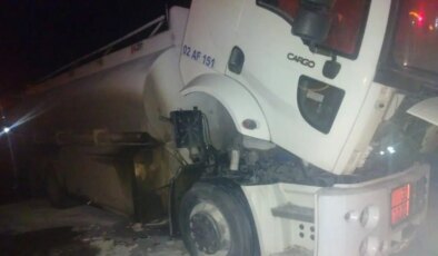 Yakıt yüklü tankerden yükselen dumanlar paniğe neden oldu!