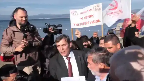 Yeniden Refah Partililerden İznik’te Papa 14. Leo’nun ziyareti öncesi protesto: ‘Atatürk’ün gösterdiği kırmızı çizginin bugün görmezden gelinmesi kabul edilemez’