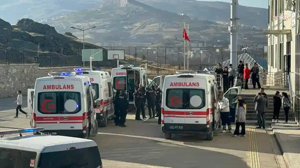 Yerli Malı Haftası etkinliğinde zehirlenme skandalı: Çok sayıda öğrenci hastanelik oldu!