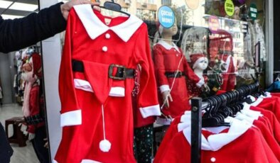 Yılbaşı öncesi kırmızı iç çamaşırı ve pijamaların satışı yüzde 30 arttı: ‘Erkeklerin de ilgisi yoğun’