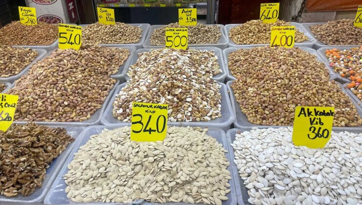 Yılbaşı öncesi kuruyemiş tezgâhlarında dikkat çeken durgunluk: Alım gücü düştü, satışlar geriledi…