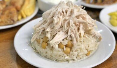 Yine tavuk, yine zehirlenme! 30 işçi hastaneye kaldırıldı