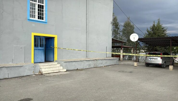 Yorumsuz… 12 yaşındaki öğrenci okul müdürünü vurdu!