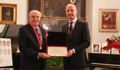 Yüksel Erimtan’a SCA Vakfı Onur Ödülü verildi