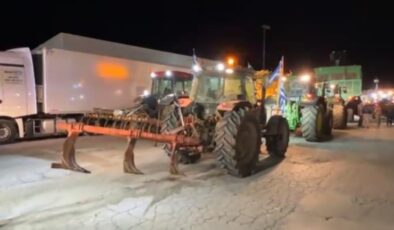 Yunanistan çiftçisinin eylemi Türkiye sınırını kilitledi