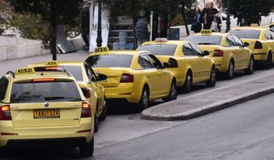 Yunanistan’da taksiciler 48 saatlik grevde: Bakanlık önünde protesto