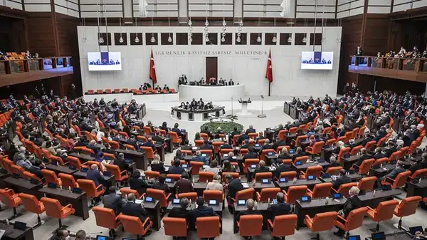 Yurttaşlardan TBMM’ye binlerce talep geldi: Doğum sonrası annelik izni, askerlik, çalışma saatleri…