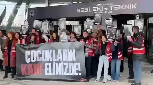 Yusuf Tekin’i protesto ettikleri için gözaltına alınan TİP’li 17 öğrenci için tutuklama istemi!