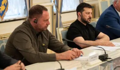 Zelenskiy duyurdu: Yermak istifa etti