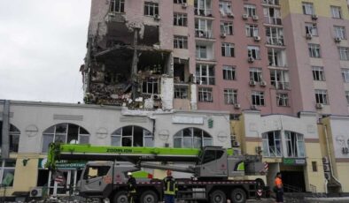 Zelensky-Trump görüşmesi öncesinde Rusya, Kiev’e saldırı düzenledi