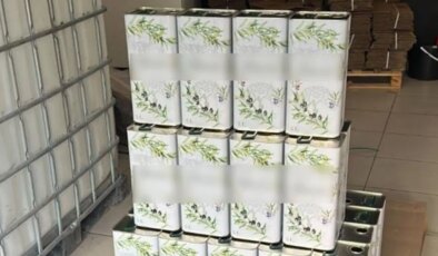 Zeytinyağı şişelerine gizlenmiş 3 bin litre kaçak alkol ele geçirildi