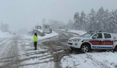 Zonguldak’ta yoğun kar: 81 köy yolu ulaşıma kapandı