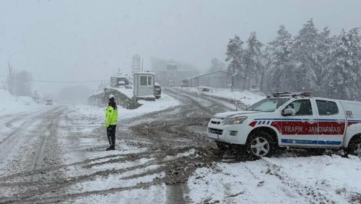 Zonguldak’ta yoğun kar: 81 köy yolu ulaşıma kapandı