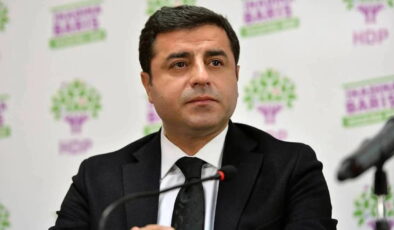 15 yıla kadar hapsi isteniyor: Selahattin Demirtaş’ın Diyarbakır’da yargılandığı dava ertelendi