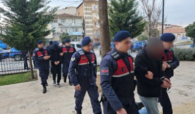 2 ilde ‘dolandırıcılık’ operasyonu… Banka hesabı kiralayıp dolandırıcılara gönderdikleri ortaya çıktı: 16 gözaltı!