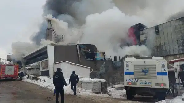 2 kişi hayatını kaybetmişti… Erzurum’daki yangına ilişkin iş yeri sahibi tutuklandı