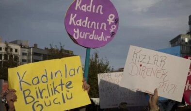 25 Kasım davasında ilk duruşma: Taksim’deki yürüyüşe katılan 168 kişinin yargılaması başladı