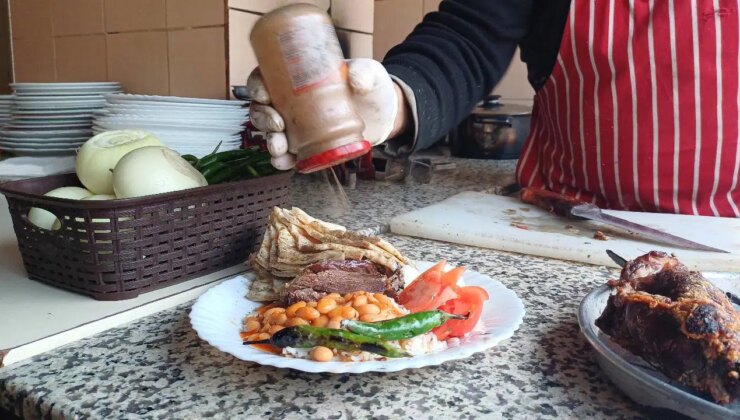 62 yıllık ustasından tandır kebabının püf noktaları: Tarifi iştah kabartıyor…