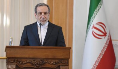 Abbas Erakçi’den İngiltere’ye: İran’ın iç işlerine müdahale etmeyin