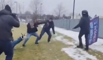 ABD’de bir ICE savunucusu, eylemci grubuyla tek başına kavga etti