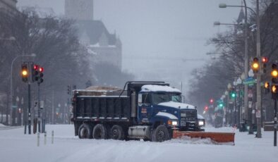 ABD’de kar fırtınası: 800 binden fazla kişi elektriksiz kaldı
