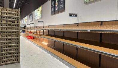 ABD’de yoğun kar yağışı ve dondurucu soğuk alarmı: Ürünler tükendi, market rafları boşaldı!