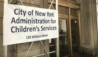 ABD’li bir anne oğullarını 9 yıl boyunca eve hapsedip bebek gibi besledi