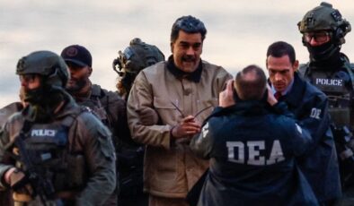 ABD’nin alıkoyduğu Maduro’dan mesaj: Üzgün değiliz, iyiyiz, savaşçıyız