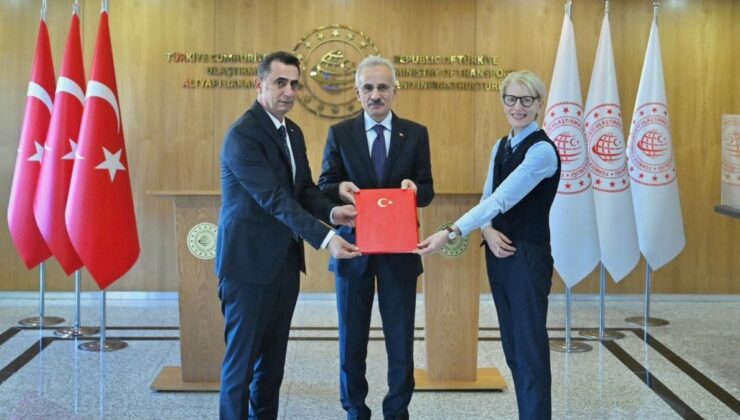 Abdulkadir Uraloğlu duyurdu: Hidrojen yakıtlı tren için imzalar atıldı