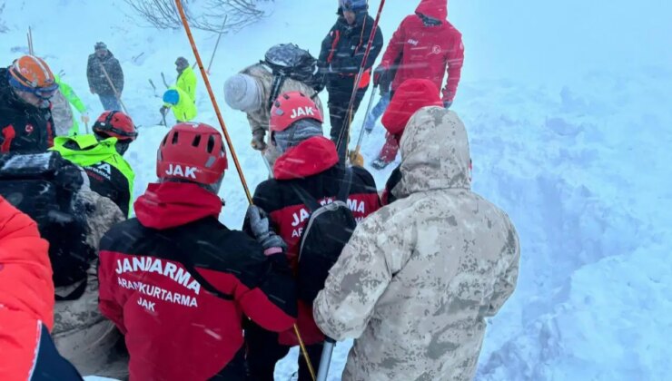 AFAD: ‘Hava koşulları nedeniyle mahsur kalan 2 bin 688 kişi güvenli bölgelere tahliye edildi’