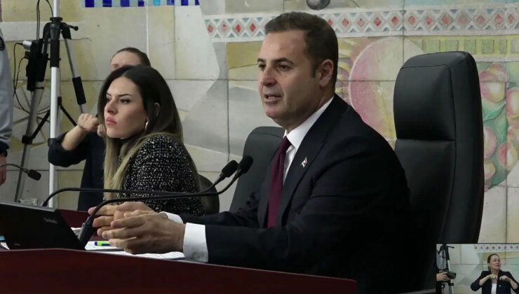 Ahmet Akın AKP iddiasına yanıt verdi: ‘Bir tartışmaya nokta koymak istiyorum’