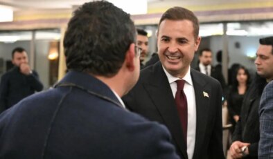 Ahmet Akın’dan AKP iddiasına yanıt: Saat verdi, çağrı yaptı