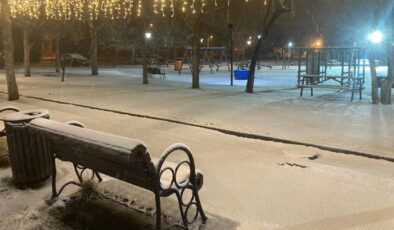 Ankara’da kar yağışı… Kent beyaza büründü!